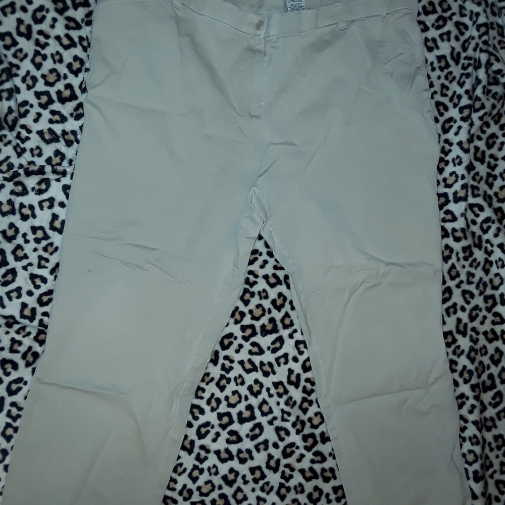 White stag stretch 24W petite capris pant dress tan